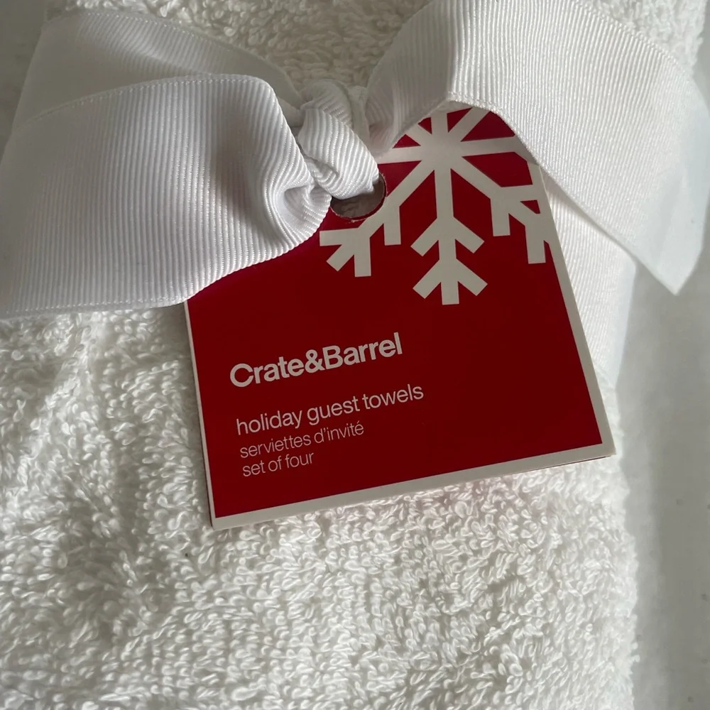 NWT Set of Four Holiday Hand Towels
